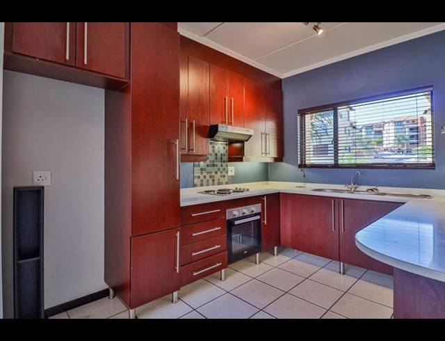 2 BEDROOM APARTMENT FOR SALE IN SUNNINGHILL